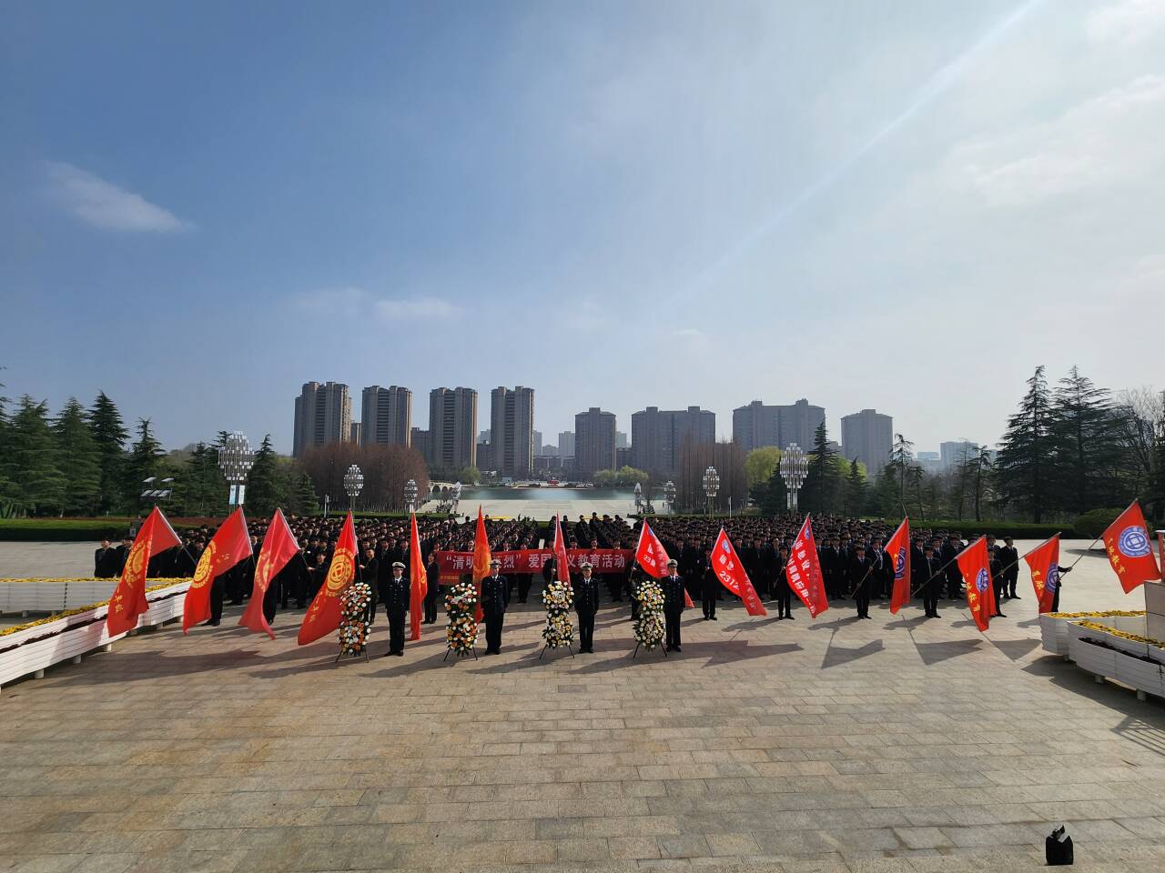 宿遷職業(yè)技術(shù)學院“緬懷革命烈士，弘揚愛國主義精神”清明祭掃主題活動